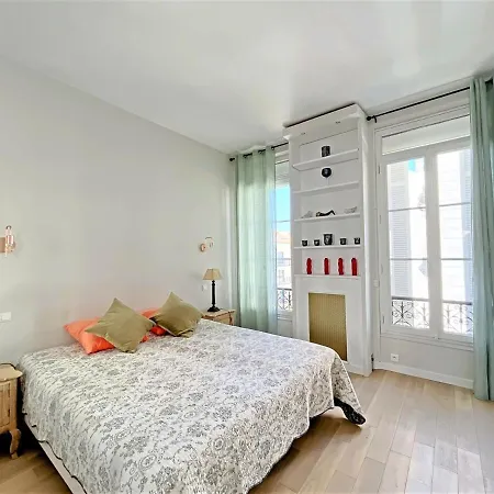 Iris Backcroisette *